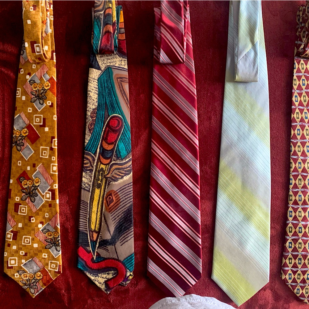 Quality, Gently Used Vibrant Neckwear for discriminating taste…